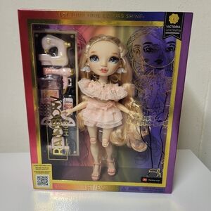 New Rainbow High Victoria Whitman Light Pink Fashion Doll